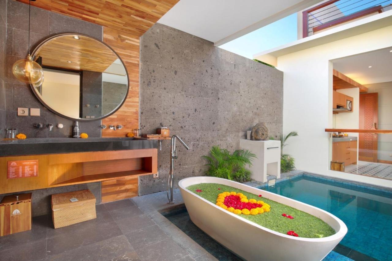 Ayona Villa Seminyak By Ini Vie Hospitality Buitenkant foto
