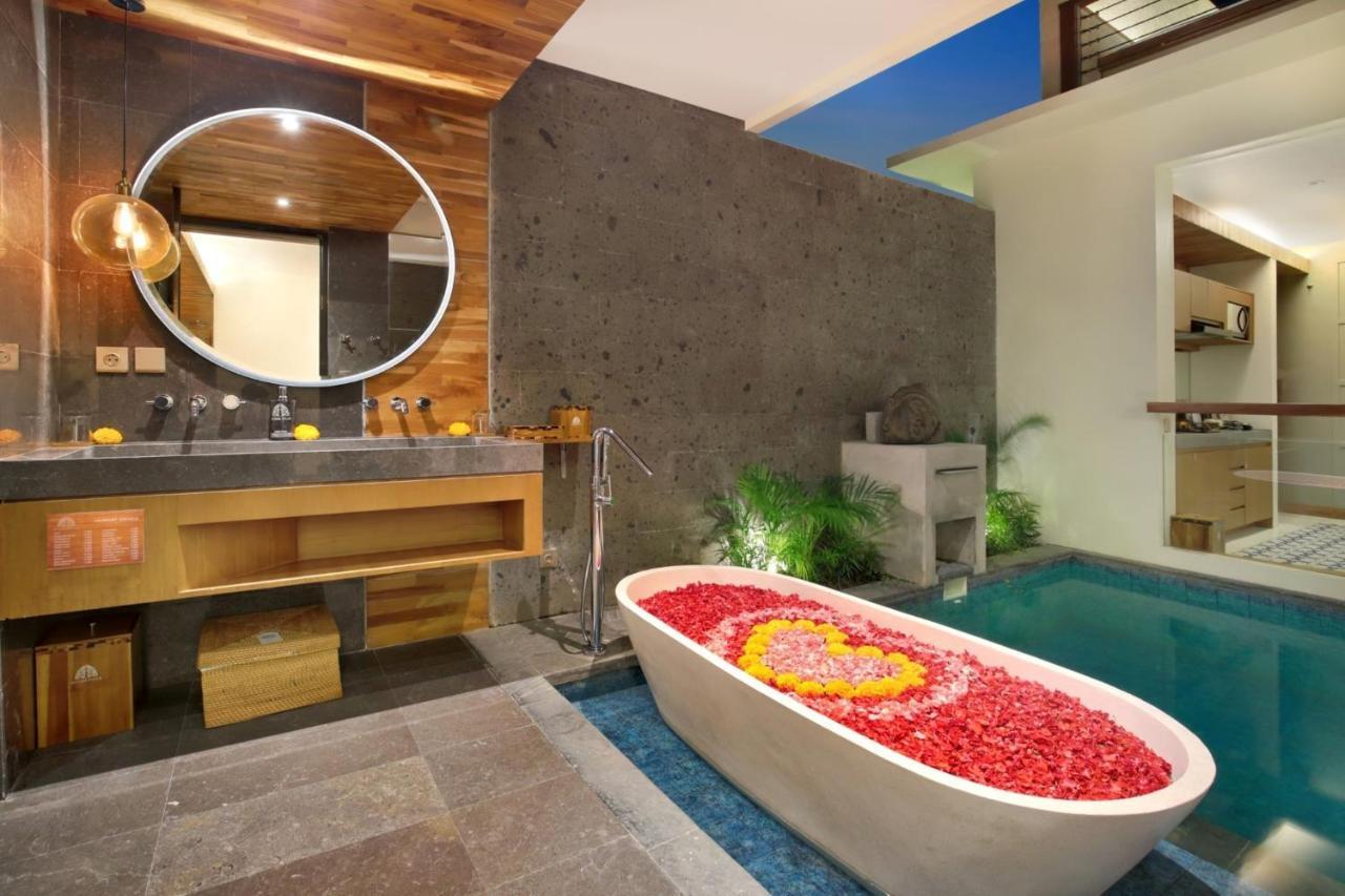 Ayona Villa Seminyak By Ini Vie Hospitality Buitenkant foto
